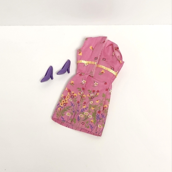 4/$20  1999 Barbie Pretty Flowers Dress - Picture 4 of 5